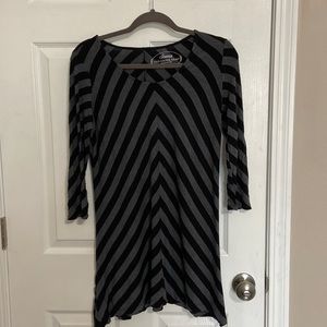 Soma 3/4 sleeve top